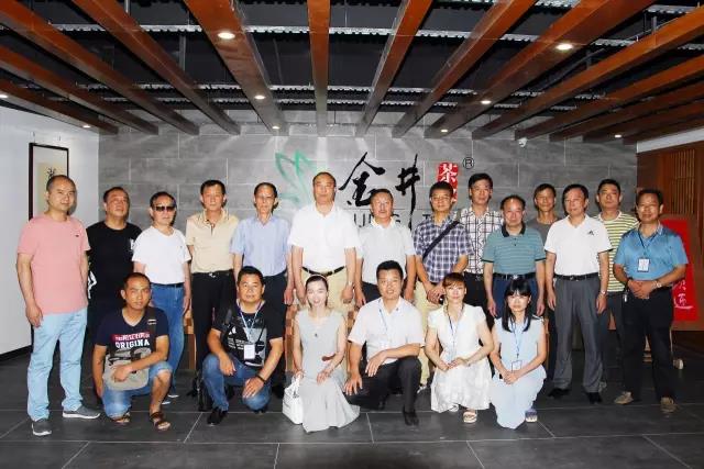 筹建好研究会文艺创作中心，为全省政法干警开创文艺创作新天地